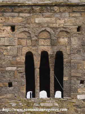 VENTANAL DE PONIENTE DE LA PORCIN LOMBARDA DE LA TORRE